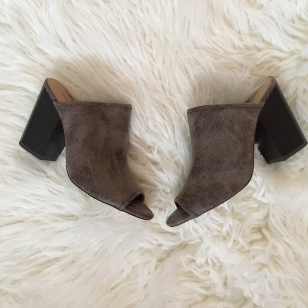 Dollhouse mules 8.5 NEW